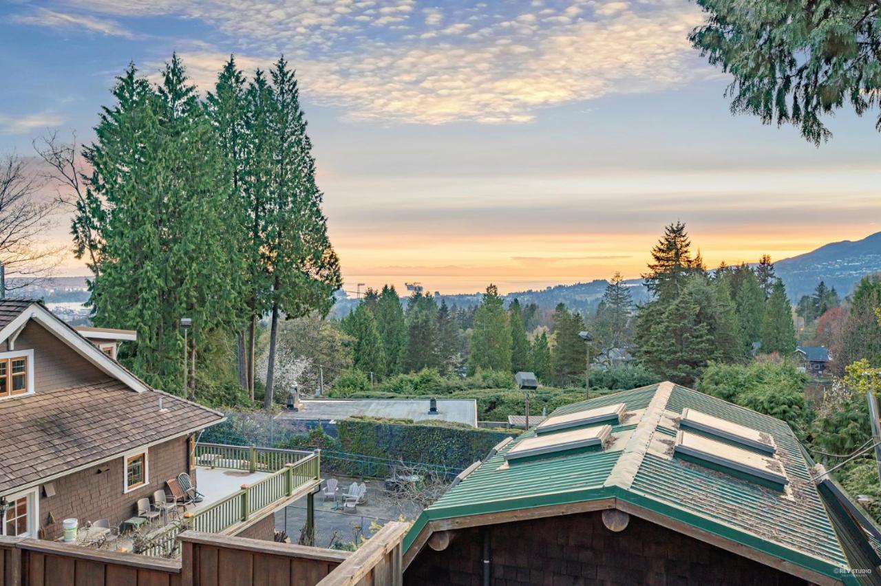Grouse Cheerful Large Private Bedroom, Bath, Shared Deck, Pool, Hot Tub Норт-Ванкувер Екстер'єр фото