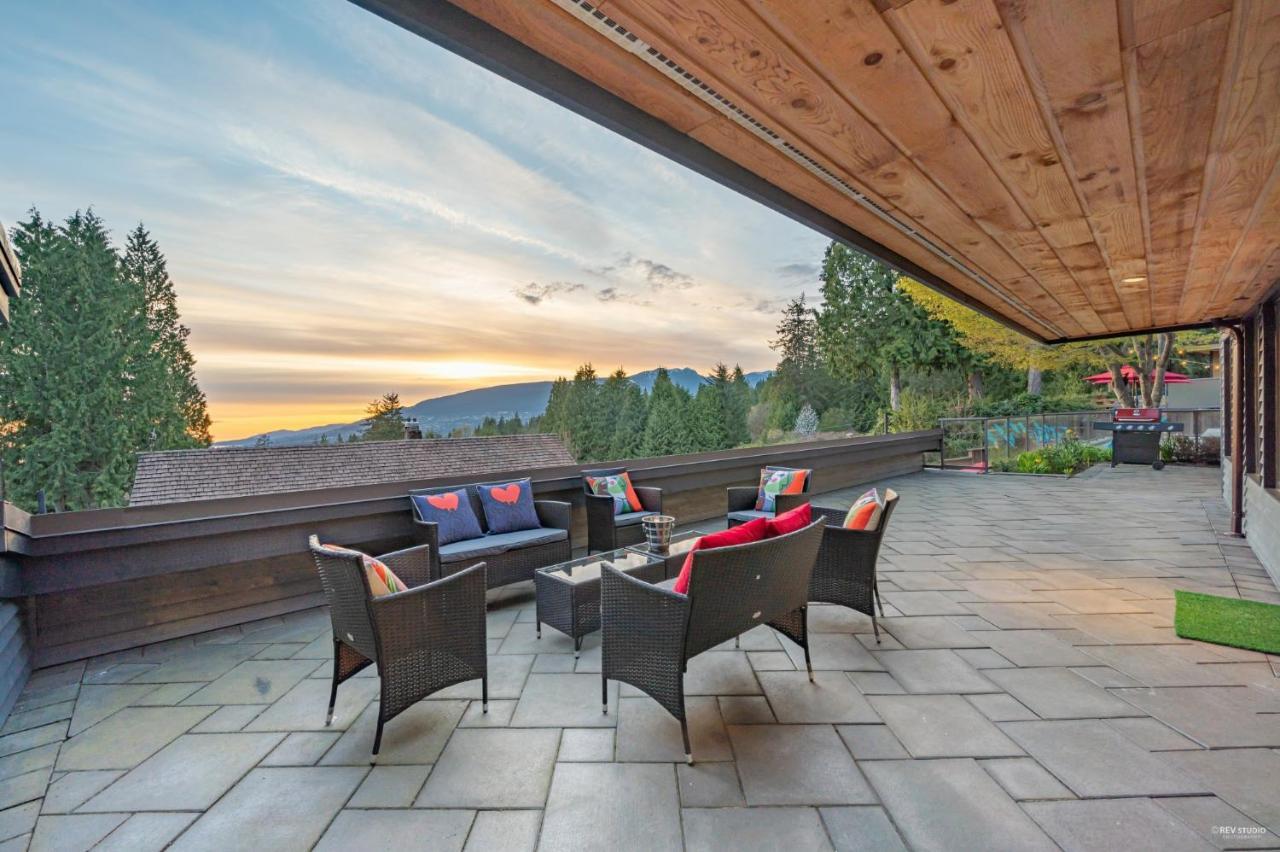 Grouse Cheerful Large Private Bedroom, Bath, Shared Deck, Pool, Hot Tub Норт-Ванкувер Екстер'єр фото