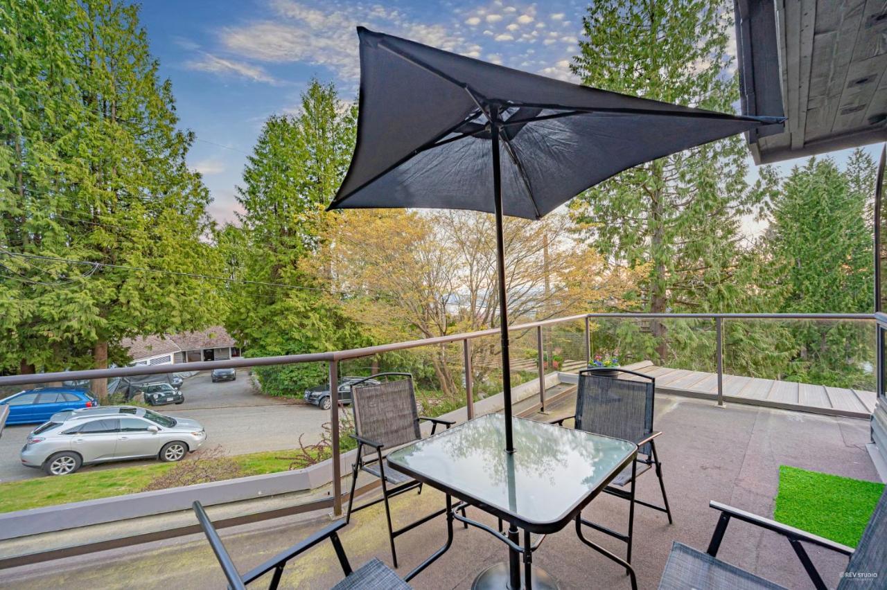 Grouse Cheerful Large Private Bedroom, Bath, Shared Deck, Pool, Hot Tub Норт-Ванкувер Екстер'єр фото