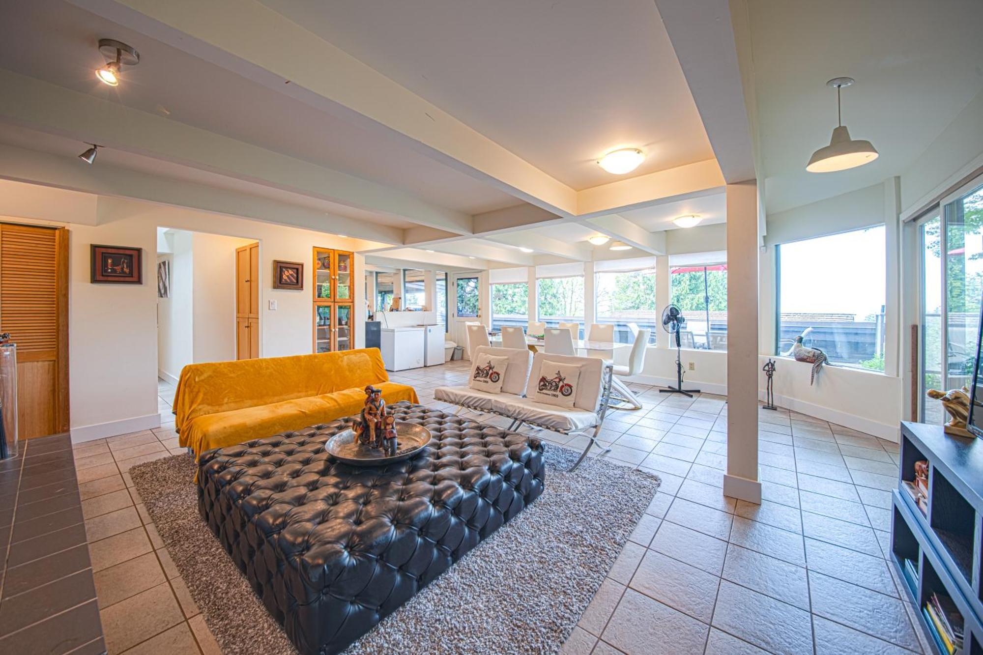 Grouse Cheerful Large Private Bedroom, Bath, Shared Deck, Pool, Hot Tub Норт-Ванкувер Екстер'єр фото